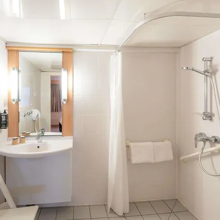 Ibis 17 Clichy-batignolles Parigi