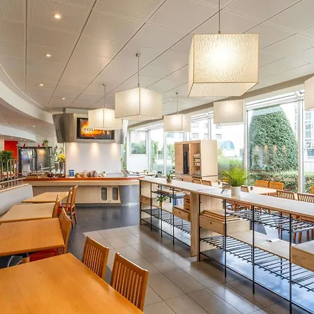 Ibis 17 Clichy-batignolles Hotel 3*