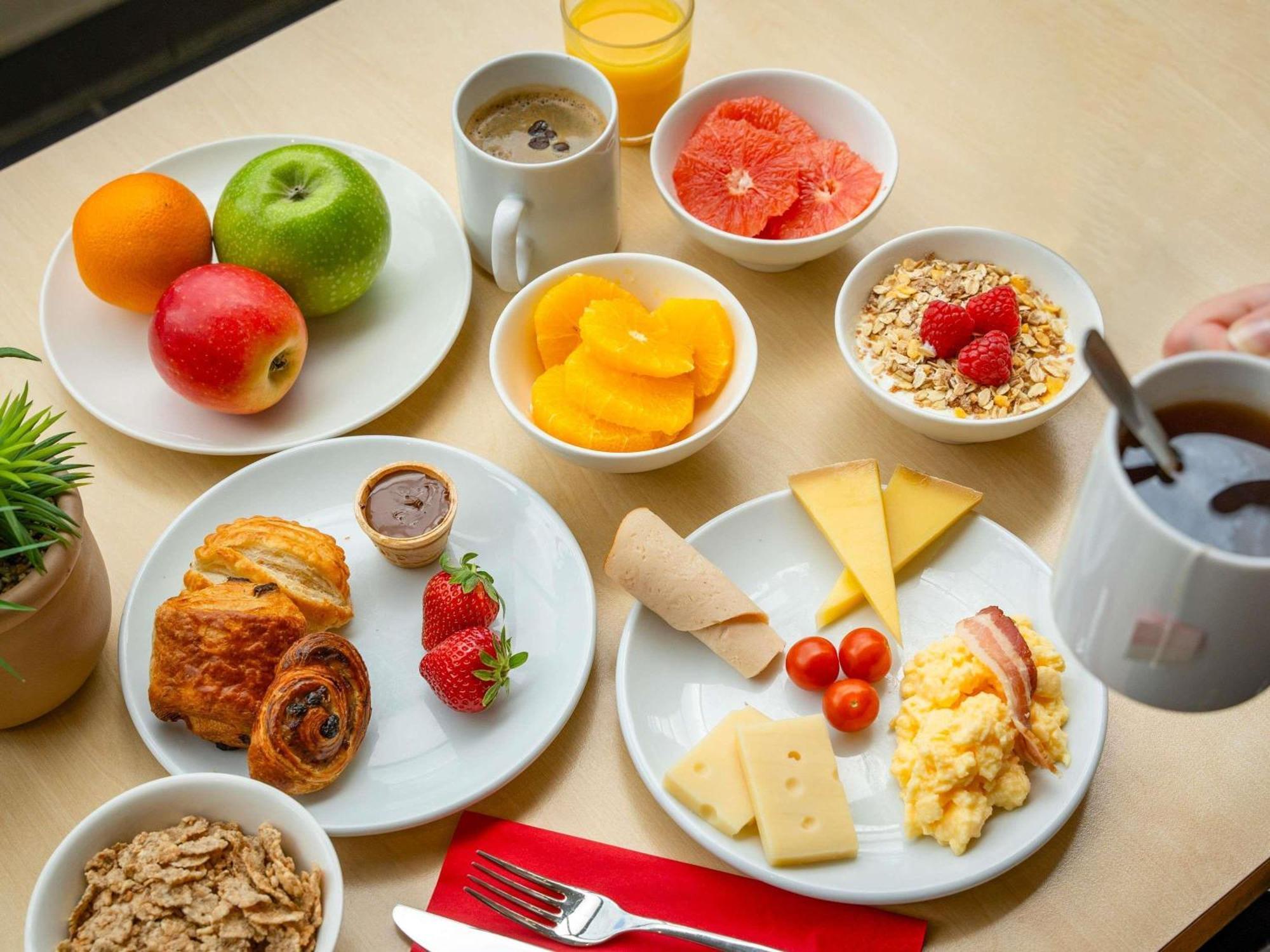 Hotel Ibis 17 Clichy-batignolles 3*