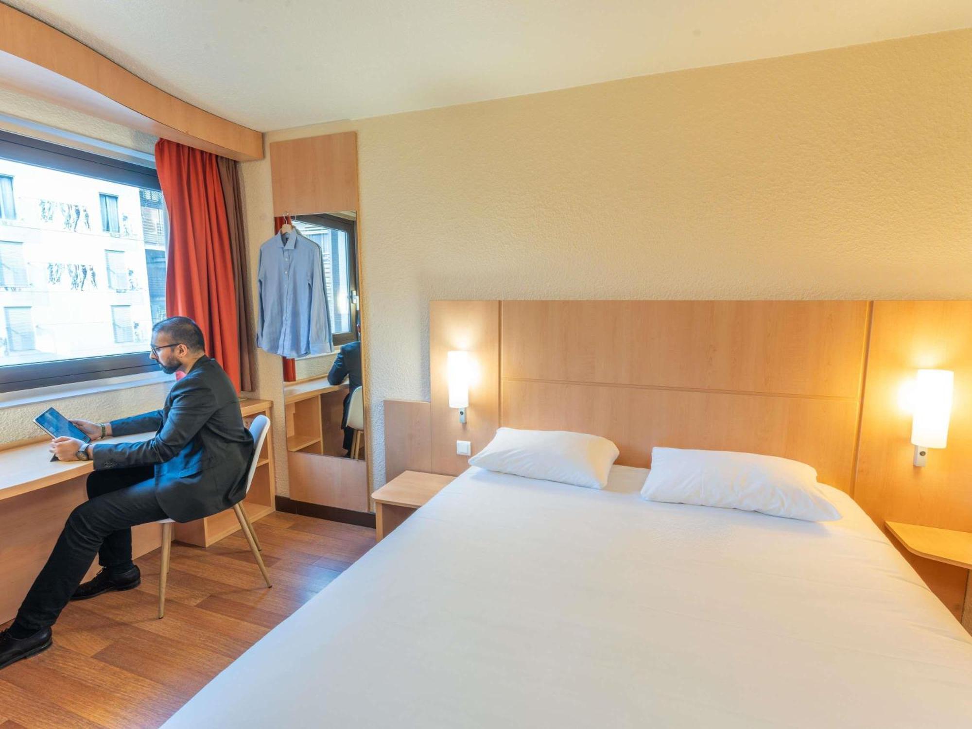Ibis 17 Clichy-batignolles 3*
