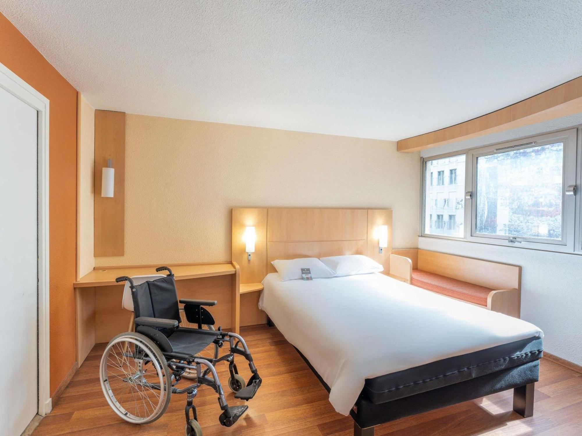Ibis 17 Clichy-batignolles Parigi